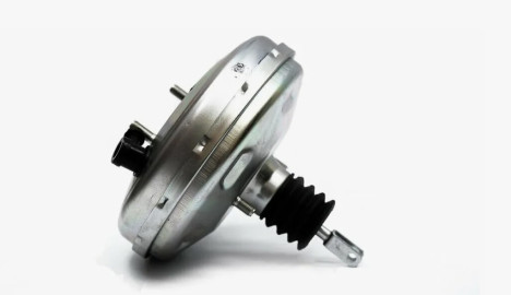 Что такое вакуумный усилитель тормозов и как он работает?